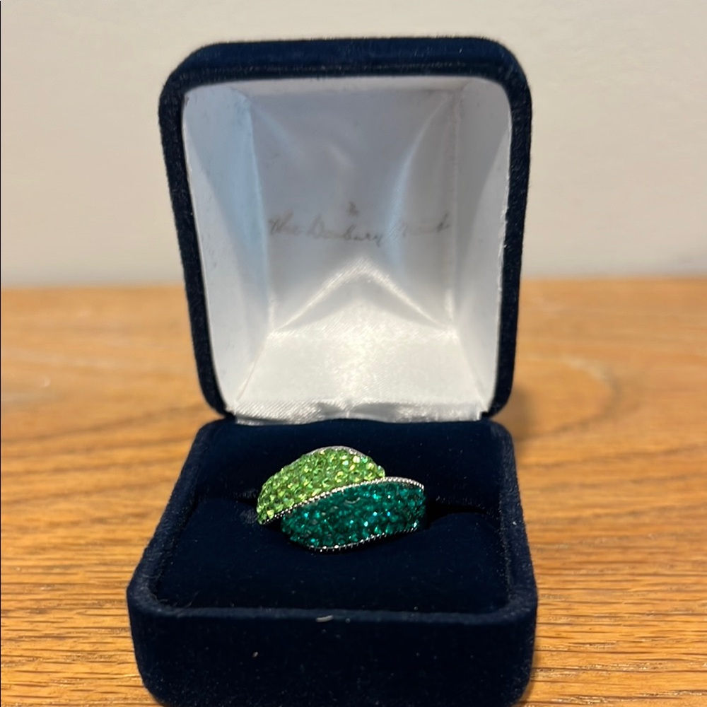 Danbury Mint Green and Lime Crystal Pave Double Leaf Ring